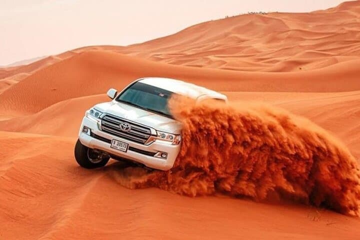 VIP Red Dune Safari with Pick/Drop BBQ Dinner Camelride sandbord.