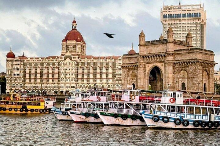 Mumbai Heritage Walk and Elephanta Caves Experience