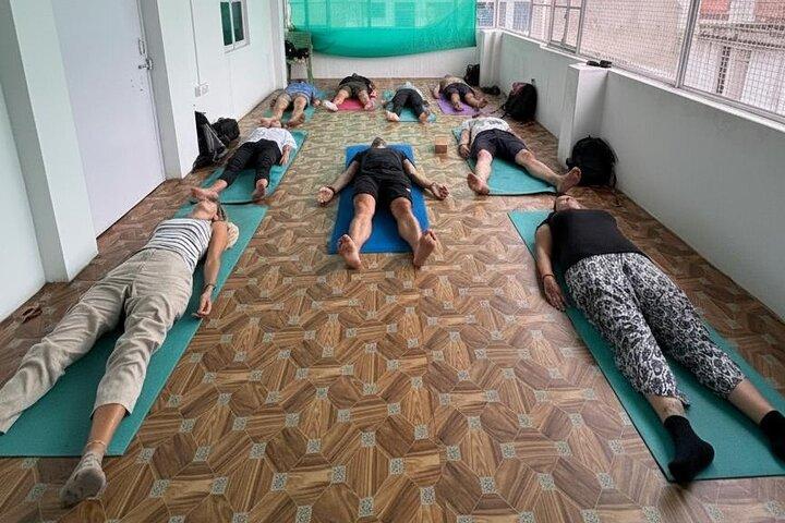 GROUP YOGA CLASS - BEGINNER / ADVANCED - Sunrise Yoga with Ayush in Varanasi