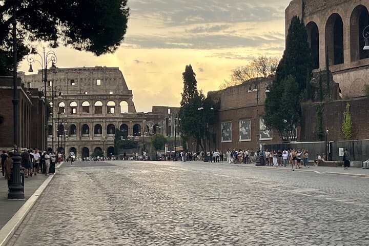 Rome: Colosseum Roman Forum & Palatine Hill guided Tour