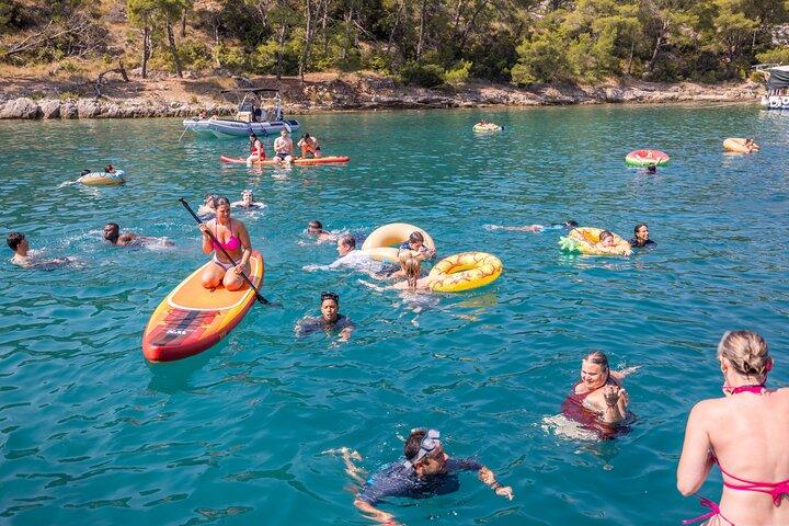 Split: Blue Lagoon & Šolta Tour with Lunch & Drinks