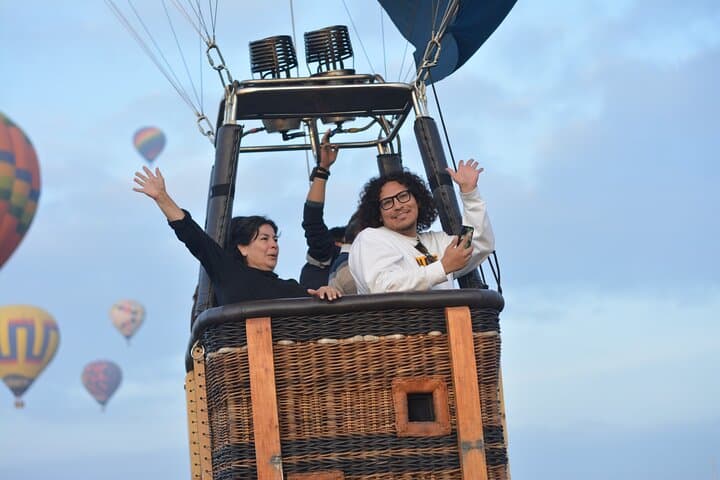 Balloon flight over Teotihuacan