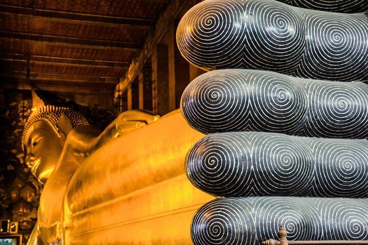 Private tour to Wat Pho, Wat Arun and Canal Tour&Flower Market
