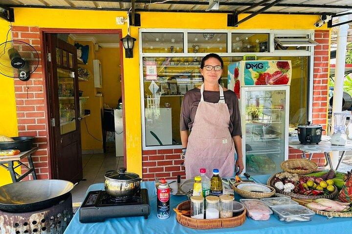 Traditional Sabah Cooking Class and Taste Local Flavors