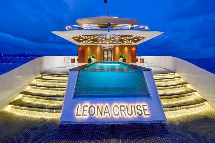 Halong Bay Day Cruise from Hanoi – 5-Star Relaxation & Adventure
