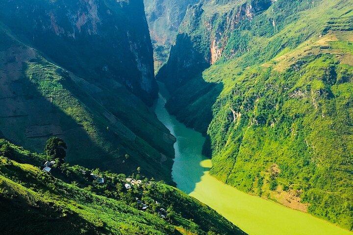 3 Day Hanoi to Ha Giang Shared City Tour with Bus
