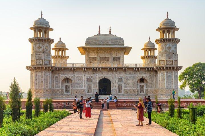 Private Taj Mahal & Agra Overnight Tour from Jaipur