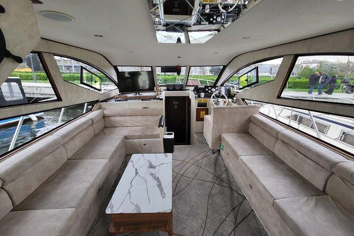 Luxury Private Yacht Tour on the Bosphorus in Istanbul