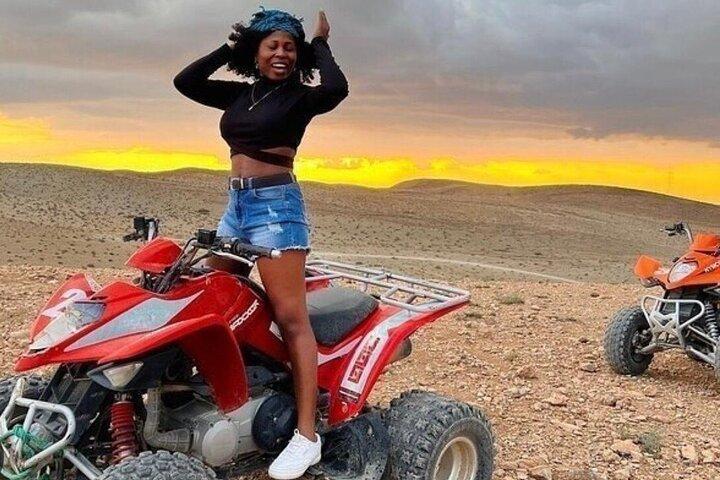 Agafay Desert Adventure : Quad Bike , Camel Ride & Dinner Show
