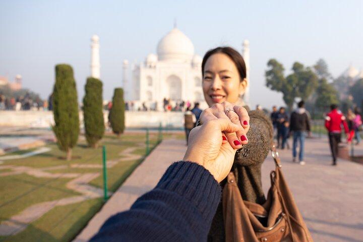 Skip-the-Line Sunrise Taj Mahal & Agra Tour by Car from Jaipur