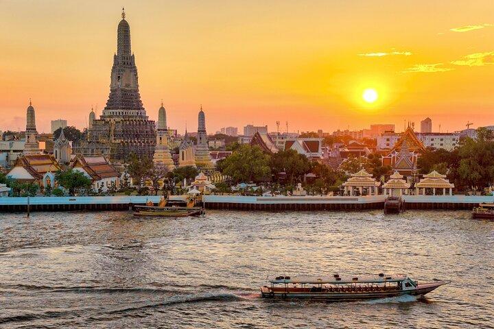 Private tour to Wat Pho, Wat Arun and Canal Tour&Flower Market