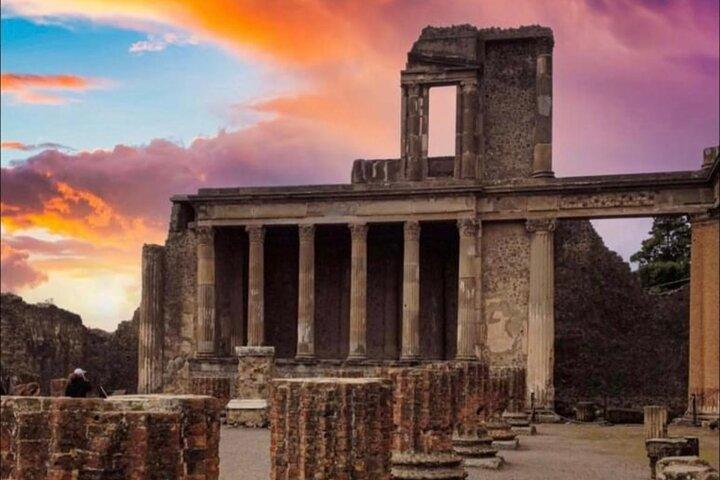 Private Transfer from Rome to Positano with Stop a Pompeii