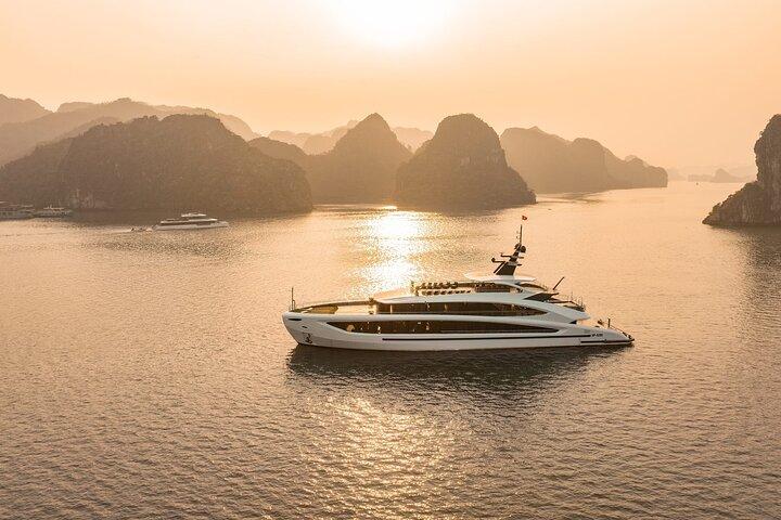 Hanoi: 5-Star Taliya Cruise Day Trip to Ha Long & Lan Ha Bay