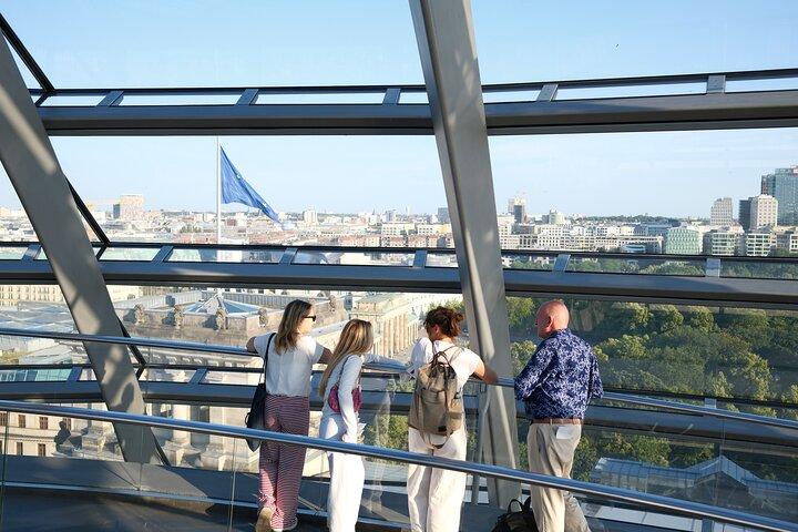 private groups tour Reichstag with dome