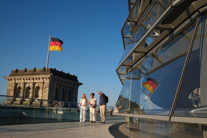 private groups tour Reichstag with dome
