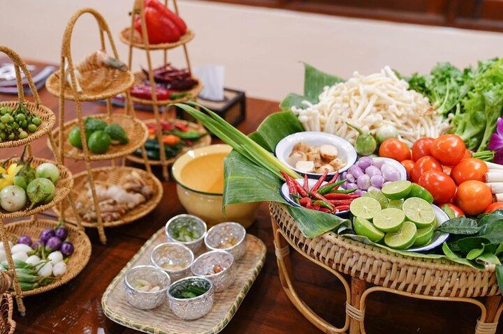 Thai Cooking Class in Bangkok's Old Town with Market Tour