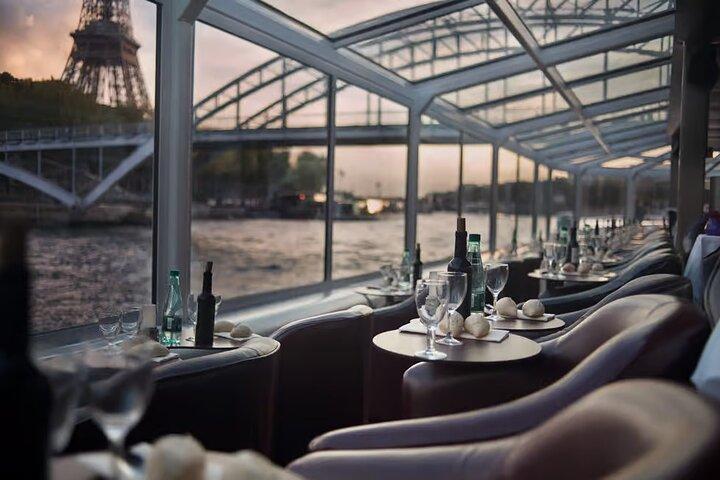 Paris Seine River Dinner Cruise with Scenic Night Views