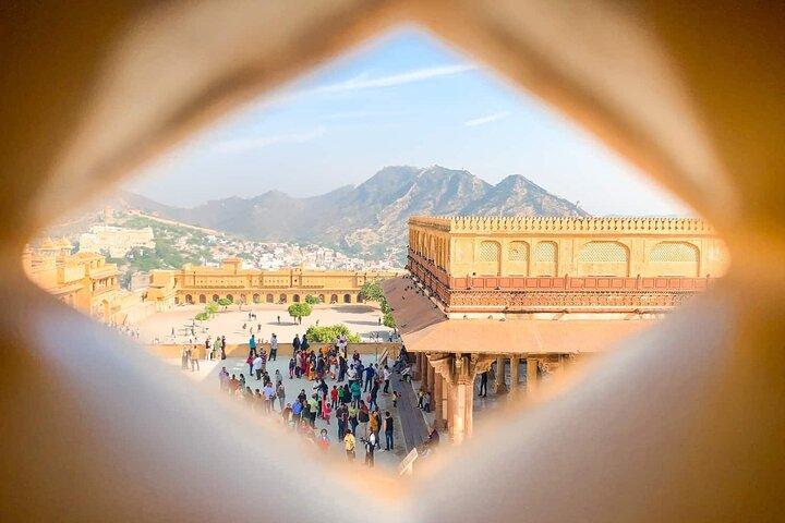 Private Jaipur City Tour with Amber Fort & Guide
