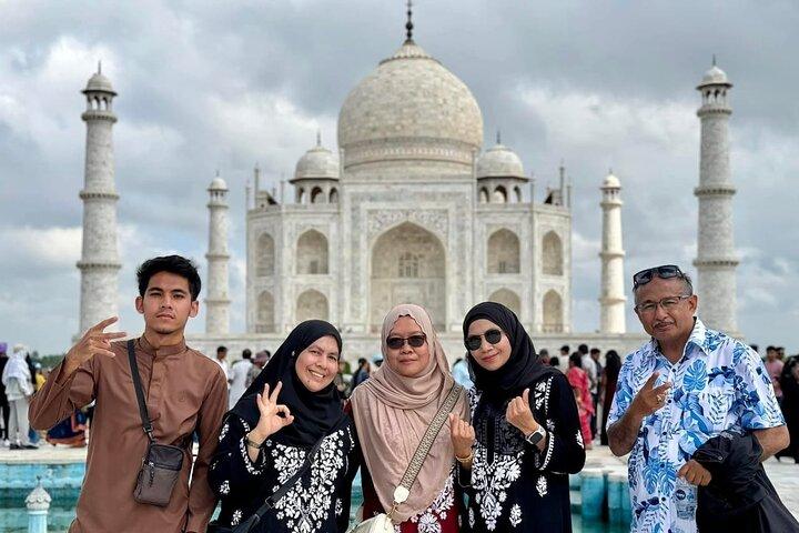 Private Same-Day Taj Mahal & Agra Fort Tour from Jaipur by Car
