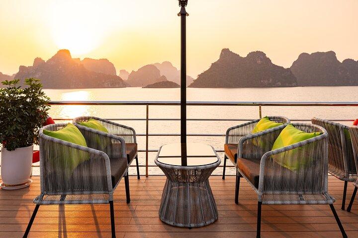 Amethyst Luxury Halong Cruise from Hanoi by Expressway