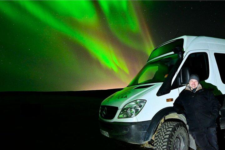 Northern Lights 4x4 Tour with Pastries and Cocoa from Reykjavik