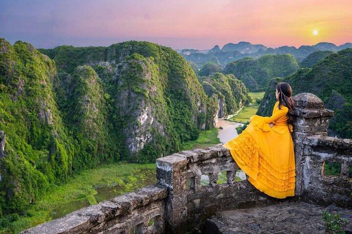 Ninh Binh Day Tour: Hoa Lu, Trang An/Tam Coc & Mua Cave(Max 9Pax)