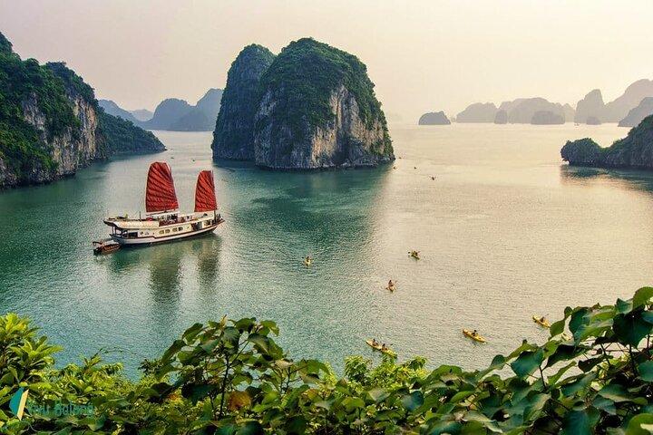 Bai Tu Long Half-Day Tour with Cave Kayaking with Lunch