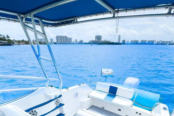 Private Boat Rental in Miami for 10 People