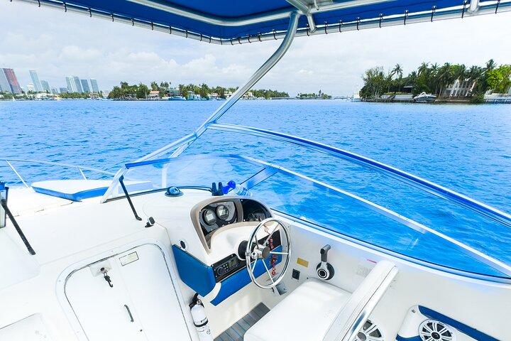 Private Boat Rental in Miami for 10 People
