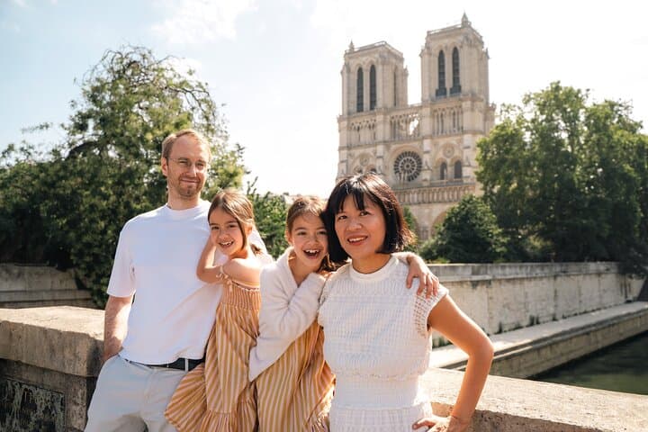 Latin Quarter Highlights Walking Tour with Notre Dame Entry
