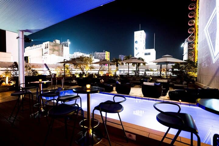 Osaka Dotonbori: Giraffe Nightclub VIP Package(For Foreign)