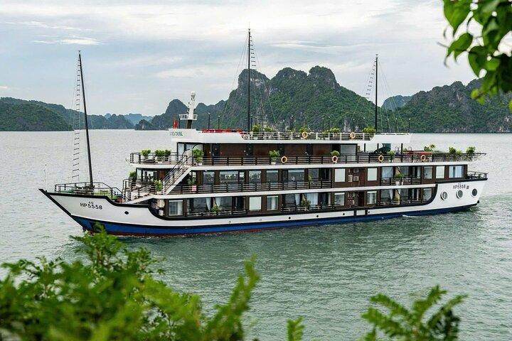 Lan Ha - Ha Long Bay 5Star cruise-Private balcony cabin 2day trip