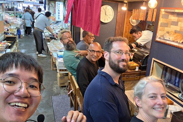 Authentic Sapporo: Nijo Market Seafood Lunch & Local History Tour