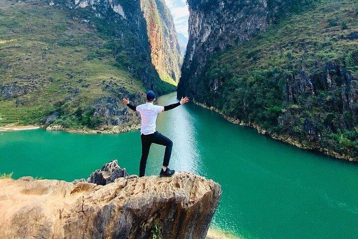 Ha Giang Loop Experience Guided Tour from Hanoi