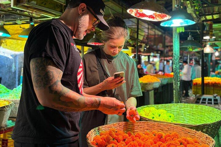 Mumbai Morning Market Tour of Flowers, Fish, and More
