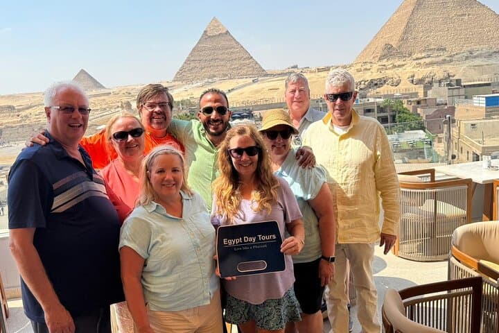 Cairo Layover Tour: Pyramids, Sphinx & GEM with Egyptologist
