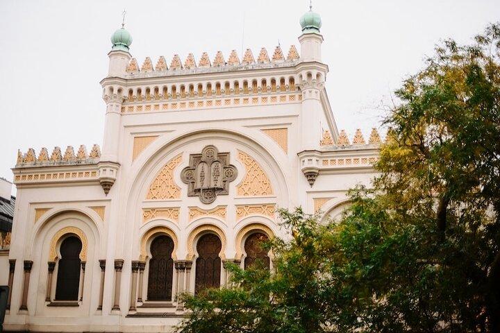 PRIVATE: 3h Stories of Prague Jewish Quarter Tour, drink included