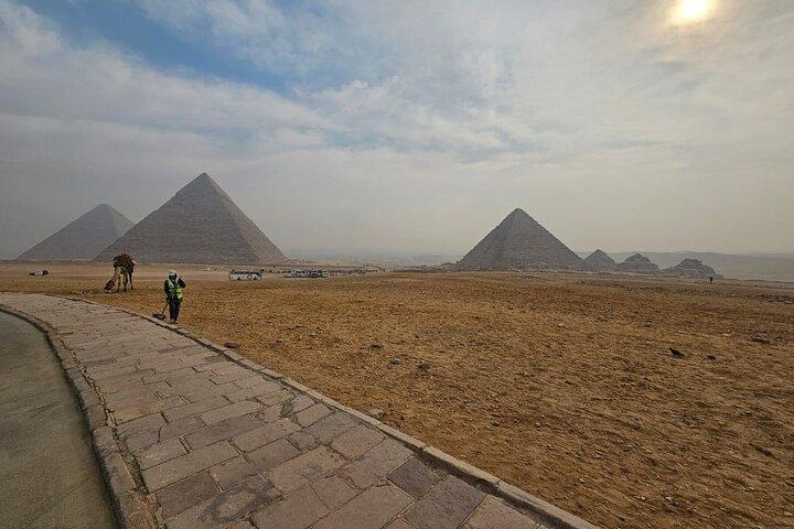 Full Day Giza Pyramids and Grand Egyptian Museum Tour with Lunch
