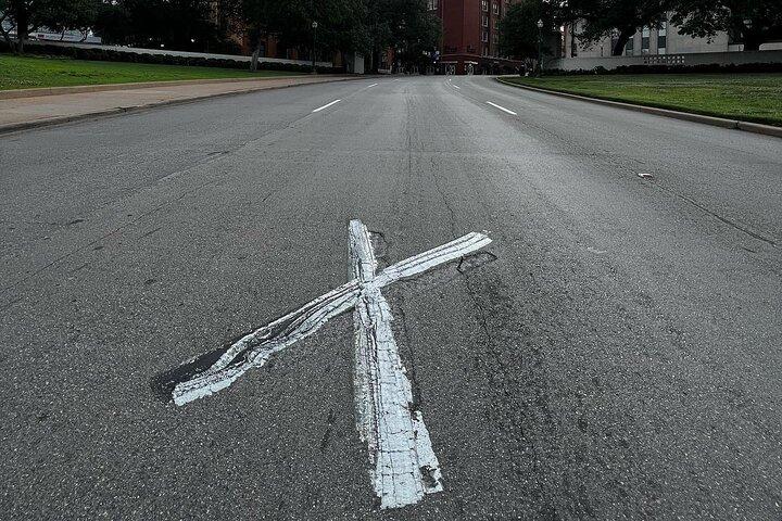 65 Minute JFK Assassination Walking and Van Tour