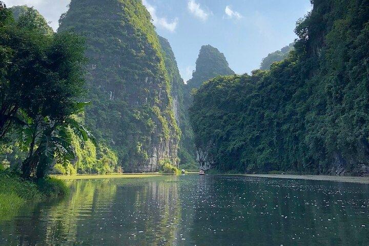 Deluxe Ninh Binh Day Trip: Bai Dinh Pagoda & Trang An from Hanoi