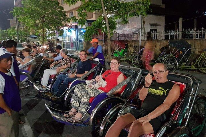 Hue Cyclo Night Adventure with Street Food and Folk Music Boat
