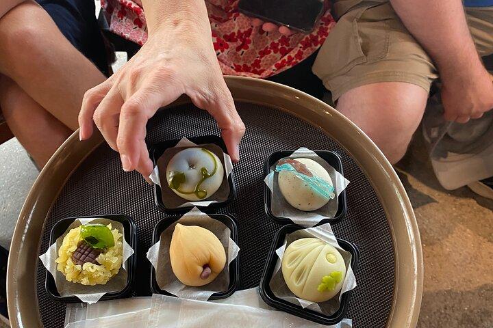 Taste of Kanazawa (Food tasting in Omicho Market & Higashi Chaya)