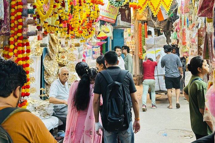 Customized Half Day and Full Day Delhi Shopping, Street Food Tour