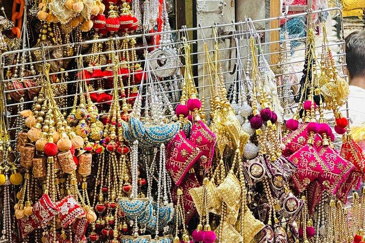 Customized Half Day and Full Day Delhi Shopping, Street Food Tour
