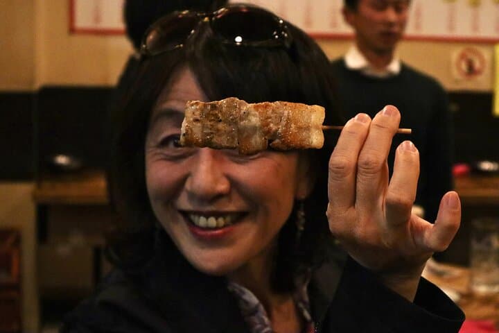 Tokyo: Food Tour in Ueno with 10+ Tastings of Japanese Classics