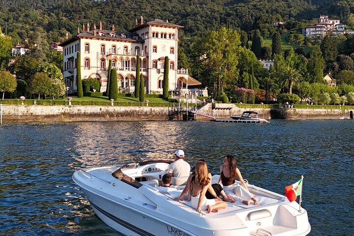 Lake Como Private Boat Tour with Stop in Bellagio or Varenna