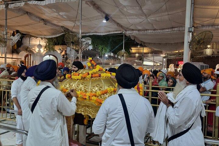 Golden Temple Night Experience – Witness the Palki Ceremony