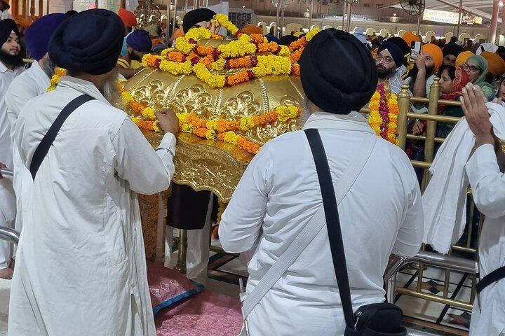 Golden Temple Night Experience – Witness the Palki Ceremony