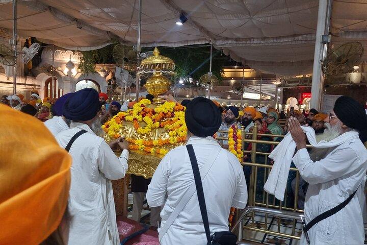 Golden Temple Night Experience – Witness the Palki Ceremony