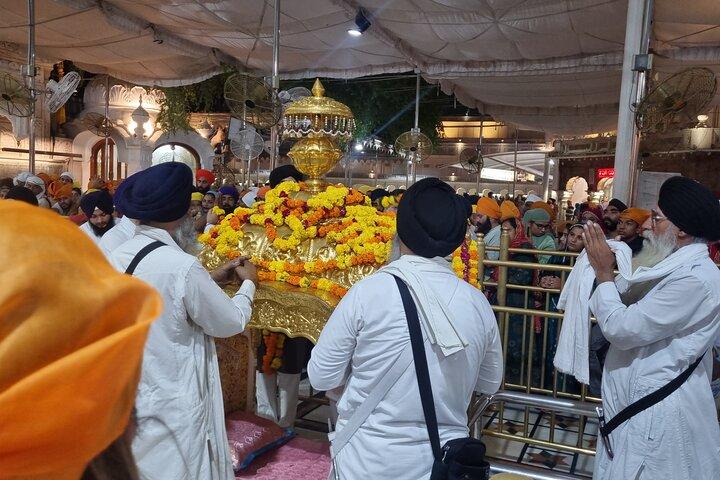 Golden Temple Night Experience – Witness the Palki Ceremony